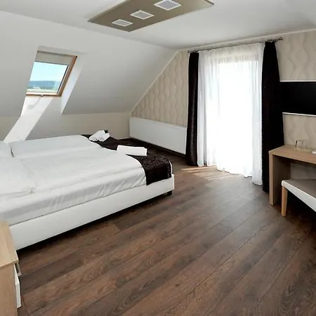 Vitis Kuria B&B 발라톤페니베스